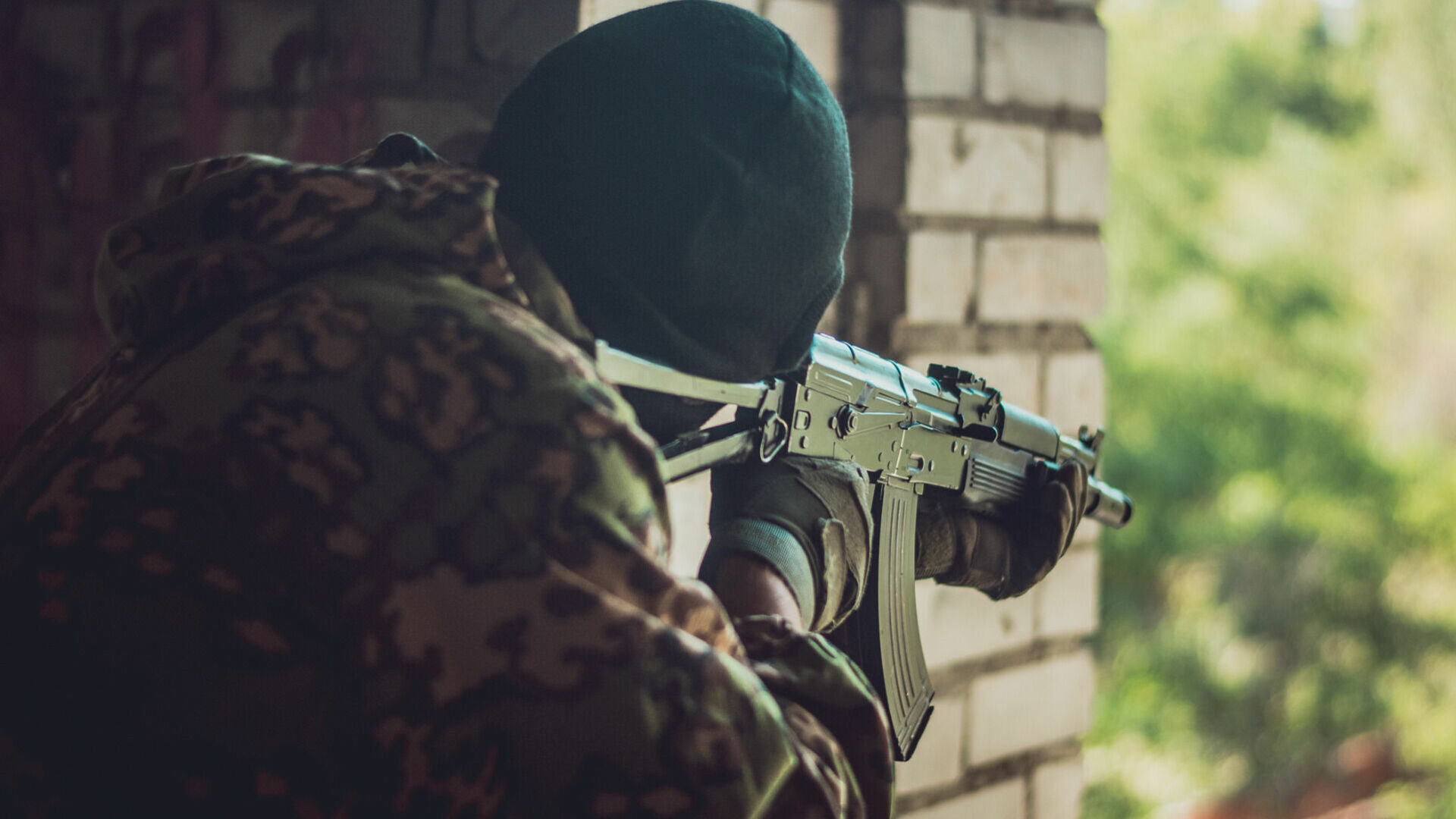 Проникновение украинских боевиков подтвердил губернатор Белгородской области.